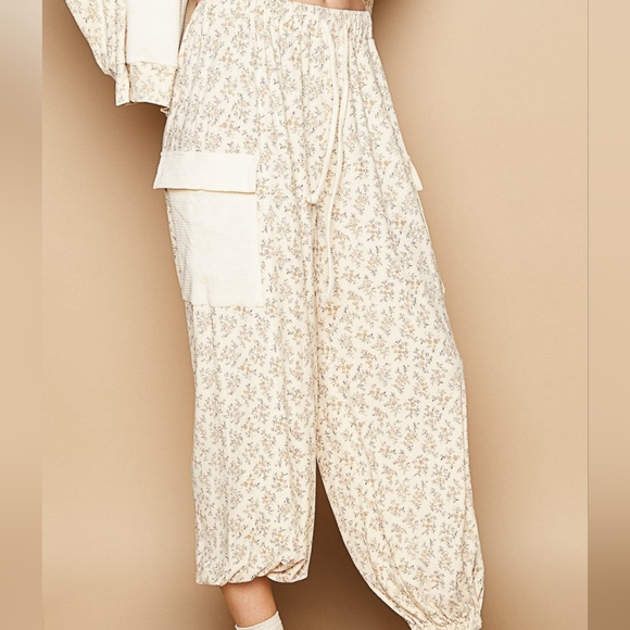 POL floral joggers - Picture 4 of 4